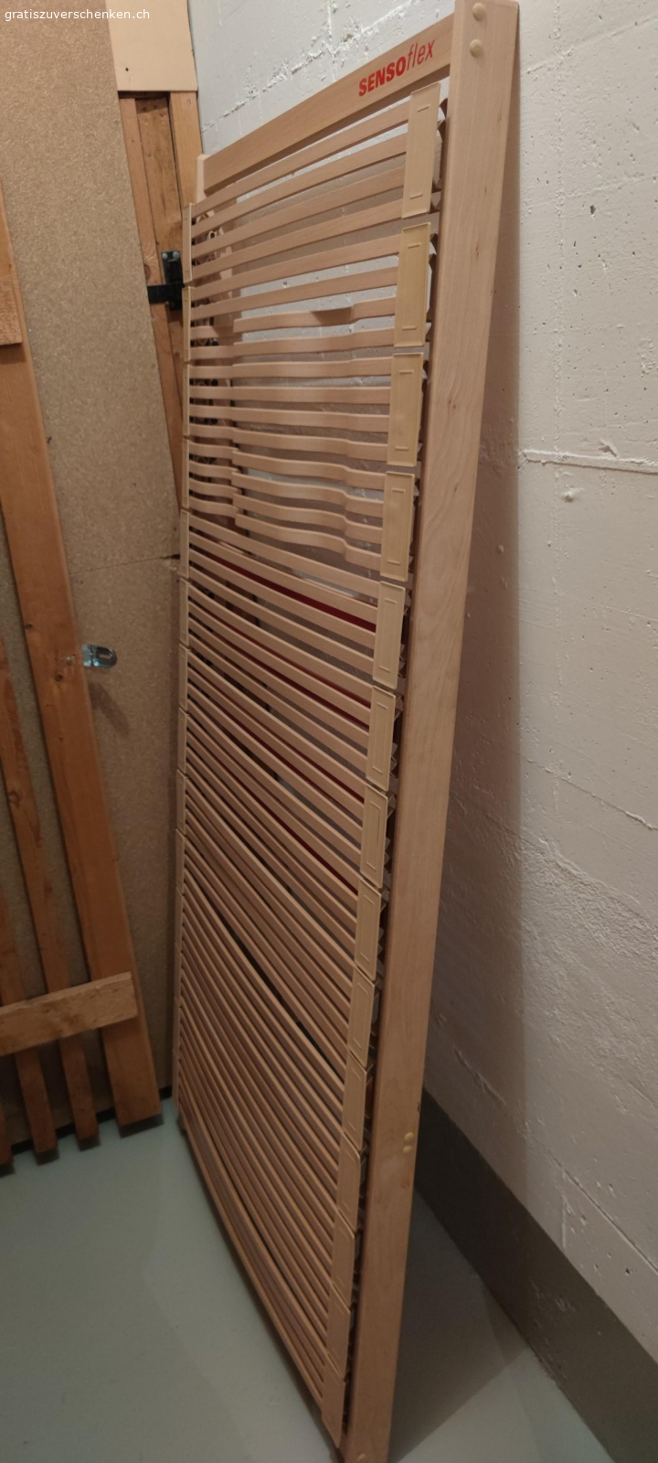 Lattenrost 1m x 2m Holz. Neuwertiger Lattenrost kaum gebraucht voll funktionstüchtig wartet auf eine neue Nutzung! abzuholen in 8957 Spreitenbach