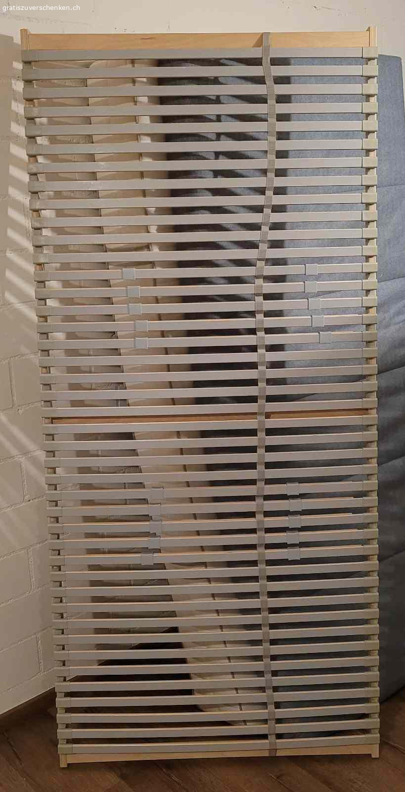 Lattenrost 90×200 cm. Gut erhaltener Lattenrost mit den Massen 90×200cm zu verschenken.
