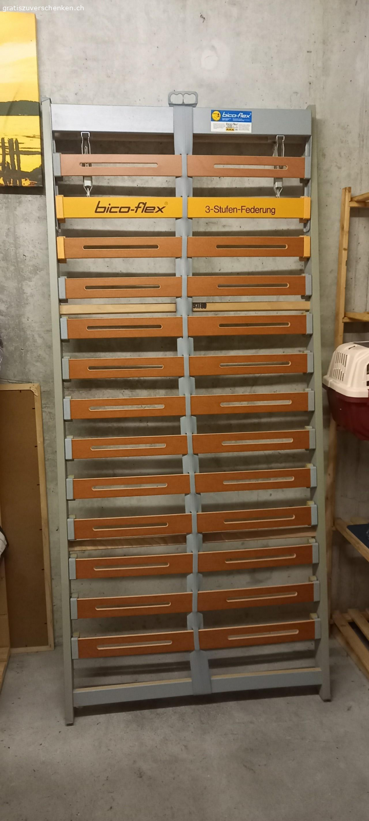 Lattenrost 90x200. Lattenrost von Bicoflex für ein 90x200 Bett, guter Zustand, Kopfteil höhenverstellbar.