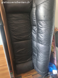Ledersofa 3er 2ersofa und Sessel. Ledersofa 3er 2ersofa und Sessel

abzugeben gratis 

wäre froh wenn man die Freude an den Möbeln weitergegeben kann