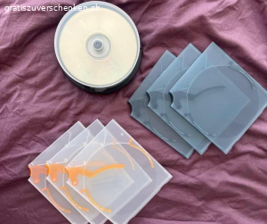 leere CDs mit Hüllen