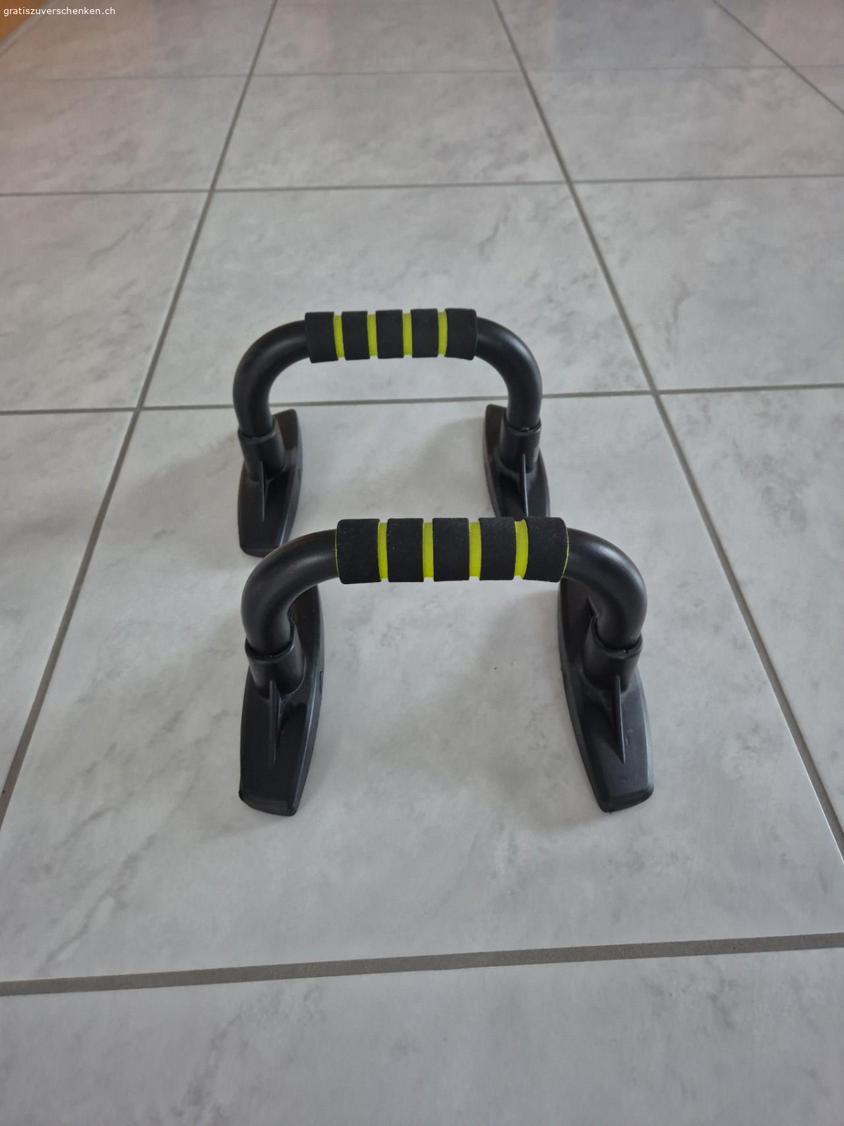 Liegestützböcke. Neuwertige Liegestützböcke abzugeben.
Anfragen per SMS oder Mail.