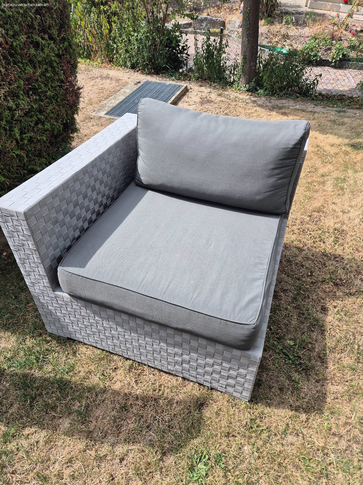 Lounge-Sessel. Da nicht benötigt wird zur Abholung bereit.

5442 Fislisbach