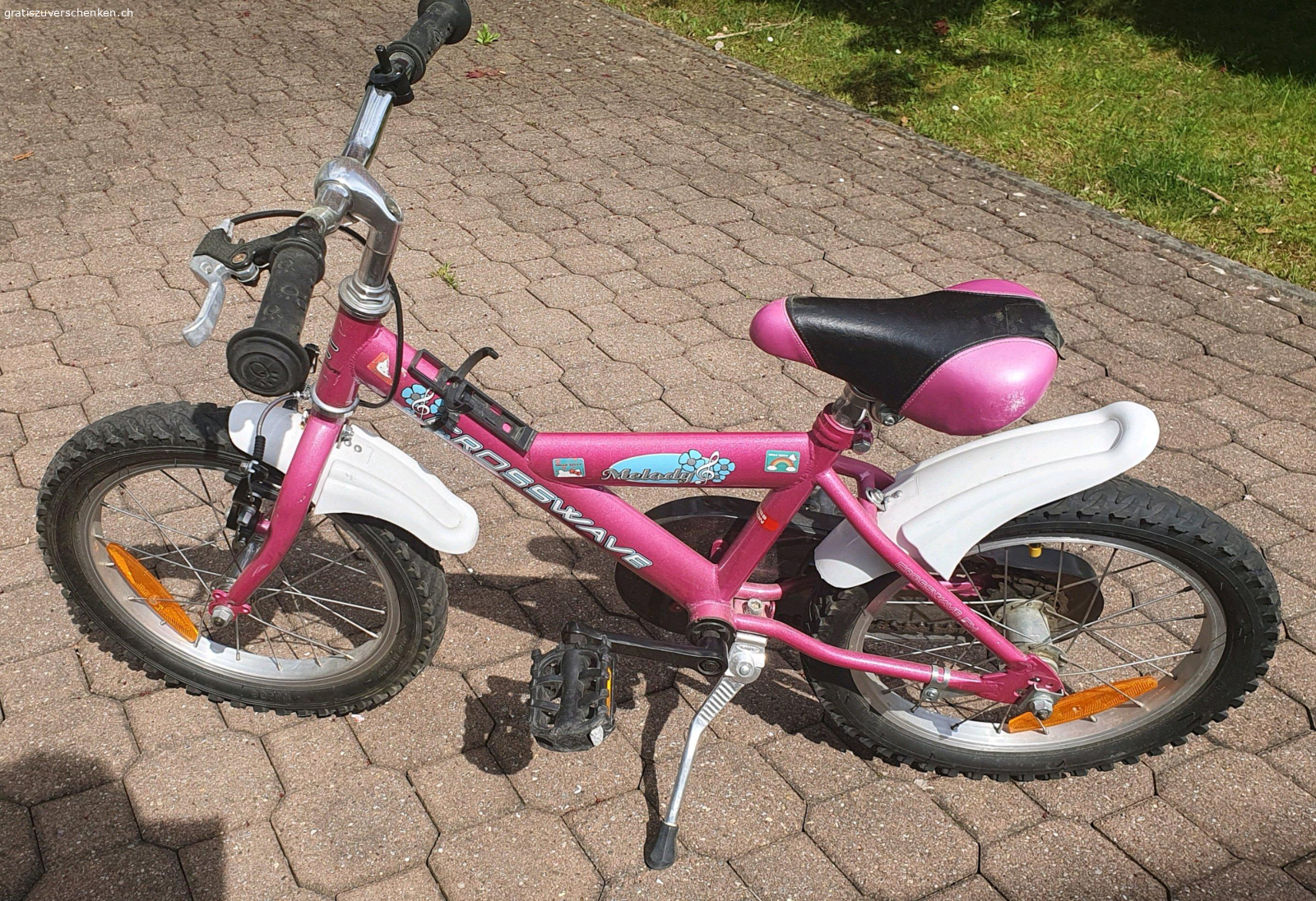 Mädchenvelo zu verschenken. Gebrauchter Mädchenvelo mit Gebrauchsspuren zu verschenken.
Die Bremse vorne ist defekt und muss ersetzt werden.