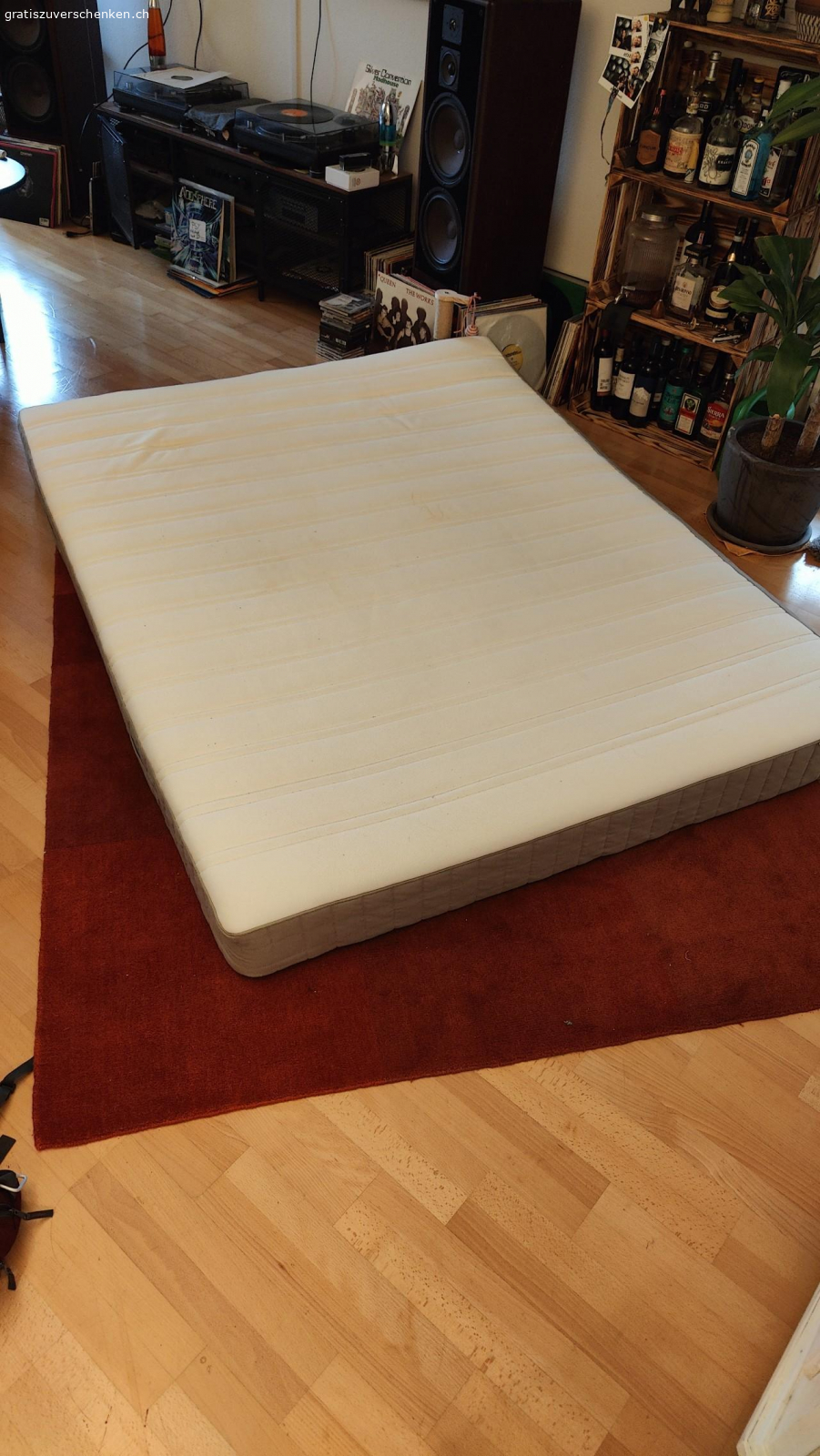 Matratze 160x200. Matratze von Ikea ca. 3Jahr alt mit den Massen 1.6x2m