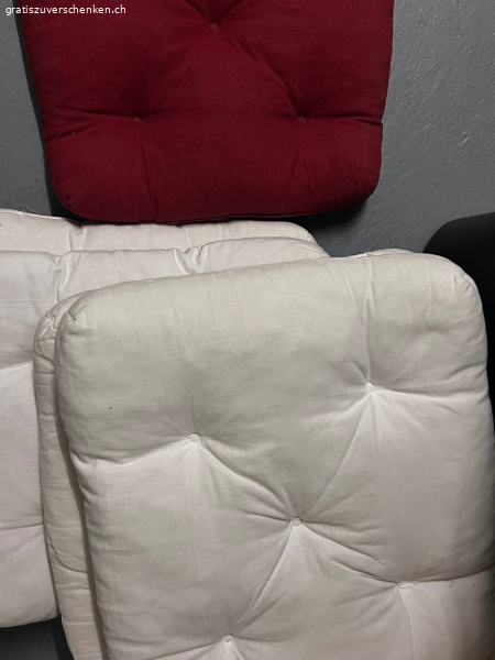 Mehrere Sitzkissen ideal für Upcycling