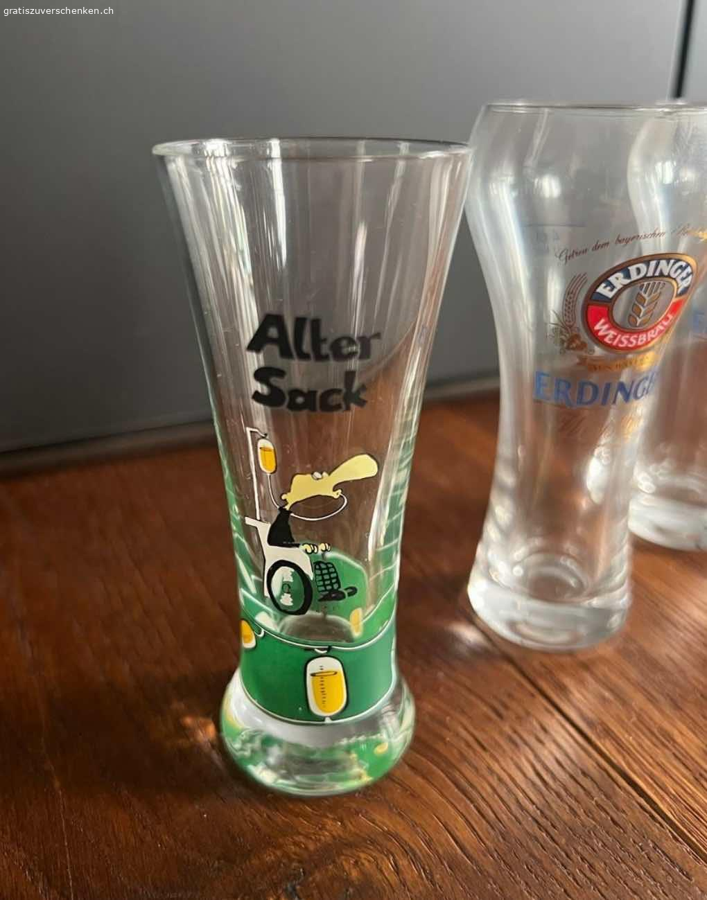 Mini Bierglas-Trio. Keine Gebrauchsspuren
Höhe 10 resp. 10.5cm

Wird bei Übernahme der Portokosten gerne auch verschickt. :)