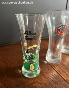 Mini Bierglas-Trio. Keine Gebrauchsspuren
Höhe 10 resp. 10.5cm

Wird bei Übernahme der Portokosten gerne auch verschickt. :)