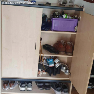 Möbel für Zimmer. Zu verschenken