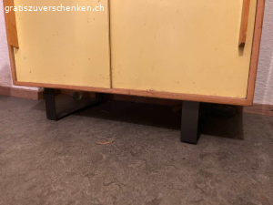 Möbelerhöher. 11x30 cm
Nur zum abholen. Inkl. Schrauben.