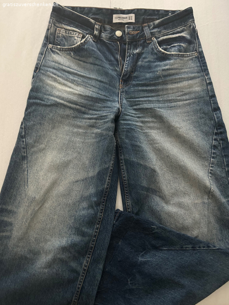 Neuwertige Jeans gratis abzugeben