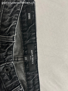 Neuwertige Jeans