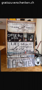 Nur komplett zu verschenken. Nur komplett zu verschenken wegen Umzug bei Selbstabbau:
Beides vom Tischler gebaut, sehr robust, stabil, hohe Lasten tragbar, leicht abzubauen:

Kleiderschrank:
200x180x60cm
Einlagebrett oben und Mitte, je zwei Kleiderstangen untereinander
Inklusive Vorhänge und Vorhangstangen

Regal:
120x200x50cm
Inklusive Vorhänge und Vorhangstangen

Wandregal

Einkaufstrolley:
Leichtes Treppensteigen durch spezielle Räder