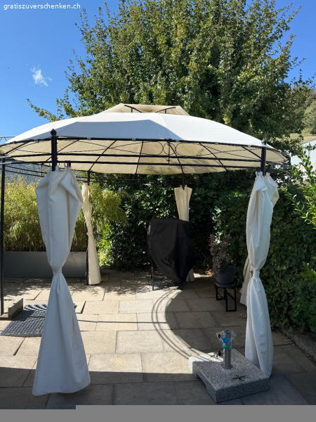 Pavillon mit Ersatzbedachung