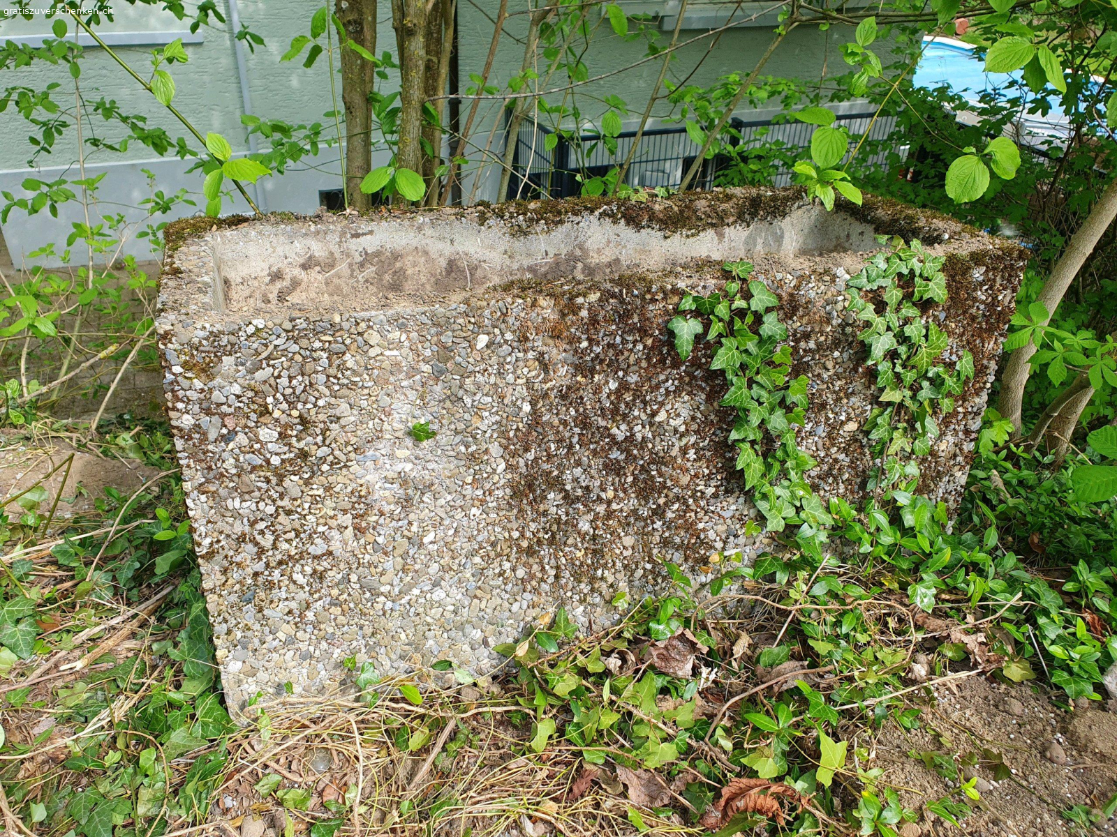 Pflanzkübel 3 Stück. 3 intakte rechteckige Pflanzkübel