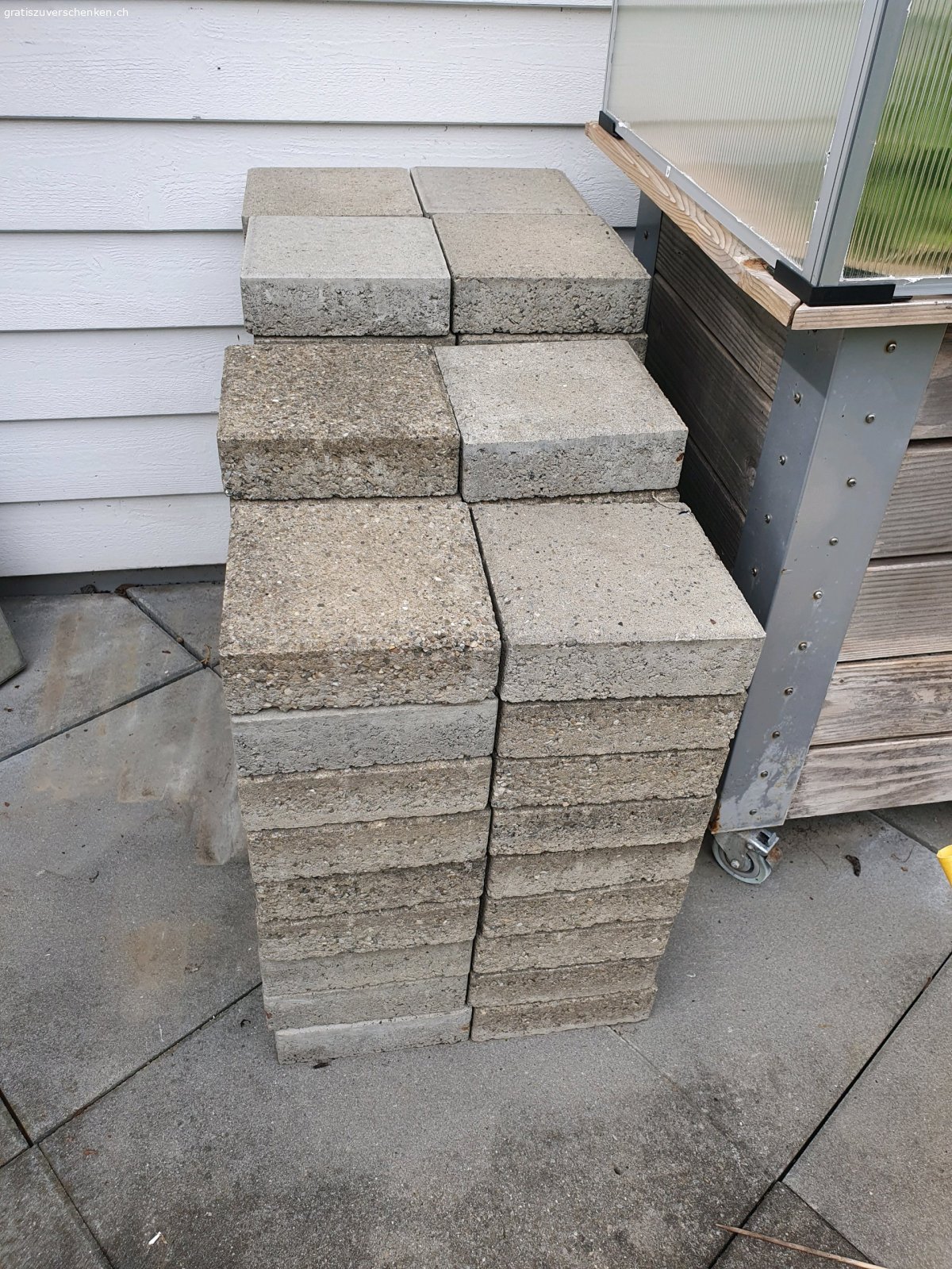 Pflasterstein. 82 Stück Pflasterstein 20x20x6cm gratis abzuholen.