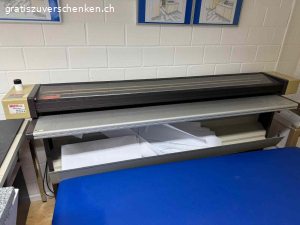 Plotter OCE TDS 400 und Schneidemaschine elektrisch. Plotter OCE TDS 400 für Pläne bis Format A0. Schwarz-Weiss drucken. Masse des Plotters B134 x T85 x H125cm. Es hat eine grössere Anzahl an Papierrollen dabei. Dazu eine Papierschneidemaschine, elektrisch, der Marke MULTITEC.
Plotter und Schneidemaschine funktionieren einwandfrei.
Der Plotter mit den Papierrollen und die Schneidemaschine sind gratis, müssen aber abgeholt werden.
