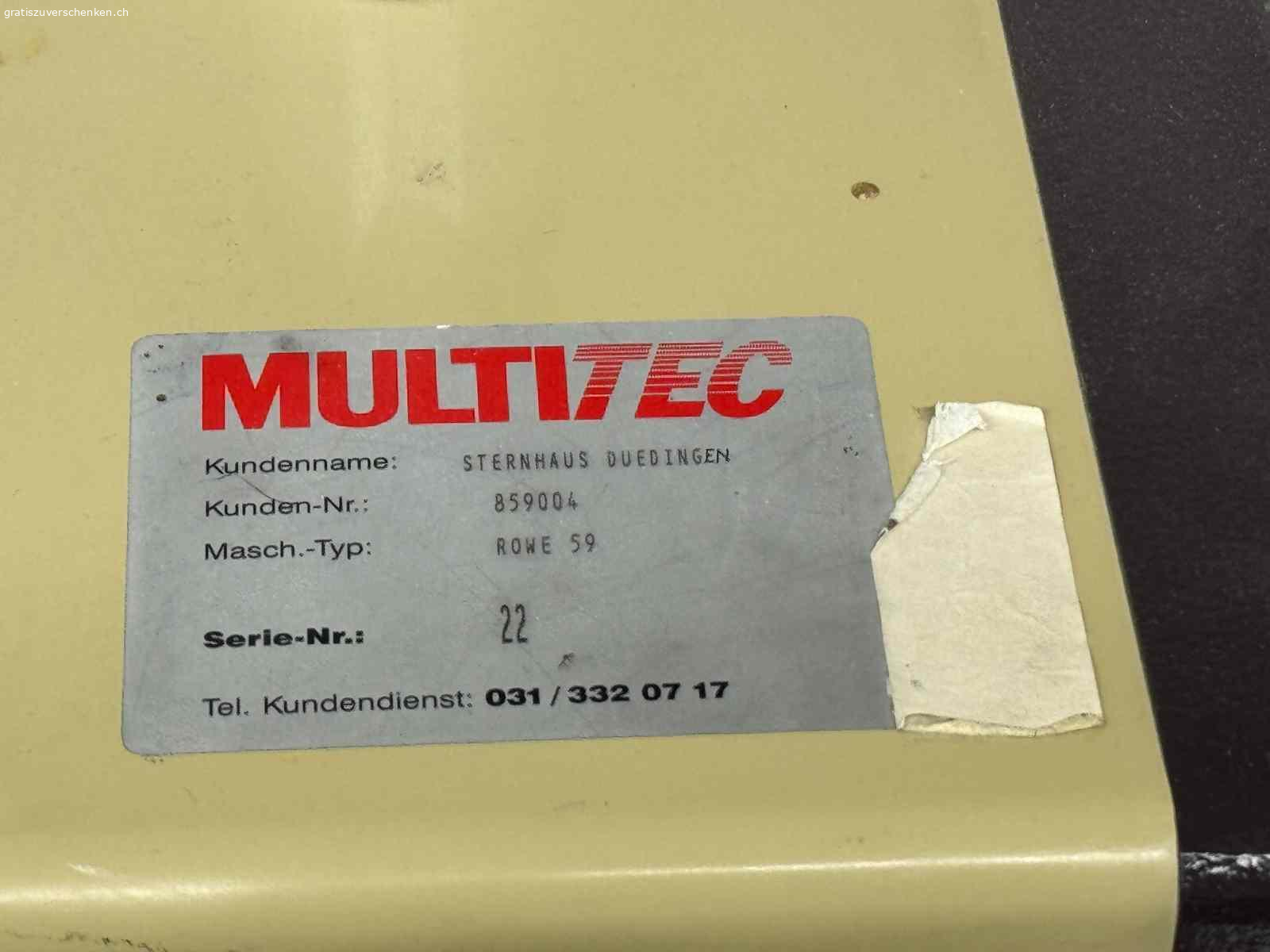 Plotter OCE TDS 400 und Schneidemaschine elektrisch. Plotter OCE TDS 400 für Pläne bis Format A0. Schwarz-Weiss drucken. Masse des Plotters B134 x T85 x H125cm. Es hat eine grössere Anzahl an Papierrollen dabei. Dazu eine Papierschneidemaschine, elektrisch, der Marke MULTITEC.
Plotter und Schneidemaschine funktionieren einwandfrei.
Der Plotter mit den Papierrollen und die Schneidemaschine sind gratis, müssen aber abgeholt werden.