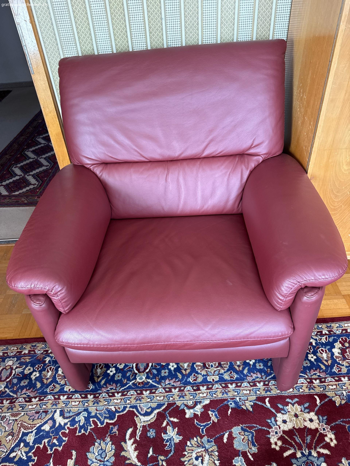 Polstergruppe mit Salontisch. Polstergruppe Echt Leder mit Salontisch in Glas. sehr gepflegt