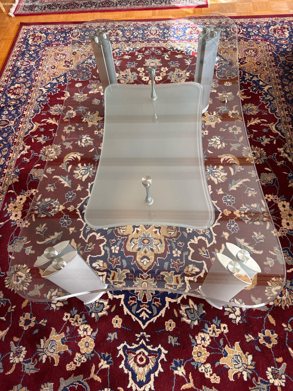 Polstergruppe mit Salontisch. Polstergruppe Echt Leder mit Salontisch in Glas. sehr gepflegt