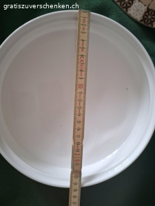 Porzellandose. Wegen nicht gebrauch zu verschenken. 
Sehr guter Zustand  

Nur Abholung!!!!