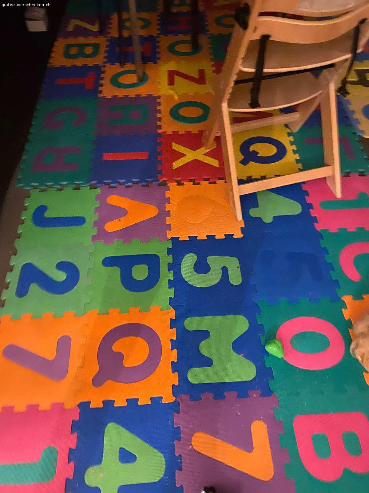 PuzzleTeppich gratis. Liebe Eltern, ich möchte meinen Puzzleteppich weitergeben. Es gibt 3 Sets (je ca. 20 Teile). Bitte in ZH 8051 bis 09.07 abholen oder reservieren.