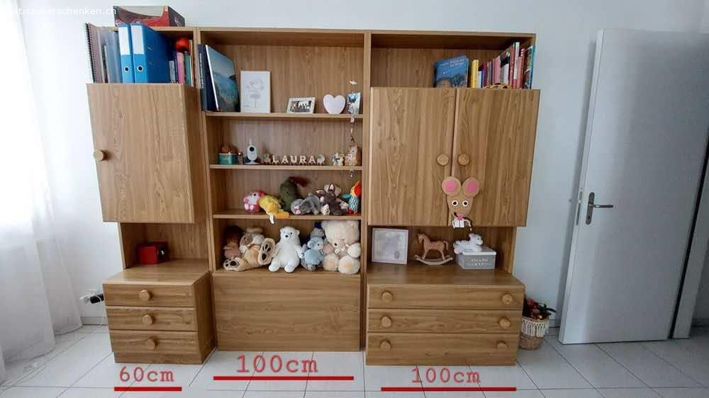 Regal/Schubladen-Schrank. Dazu kommt passendes Bett (Lattenrost inkl. Bettrahmen (einteilig) 90x200

Abholung in Zug zwischen 16.09. bis 21.09.24