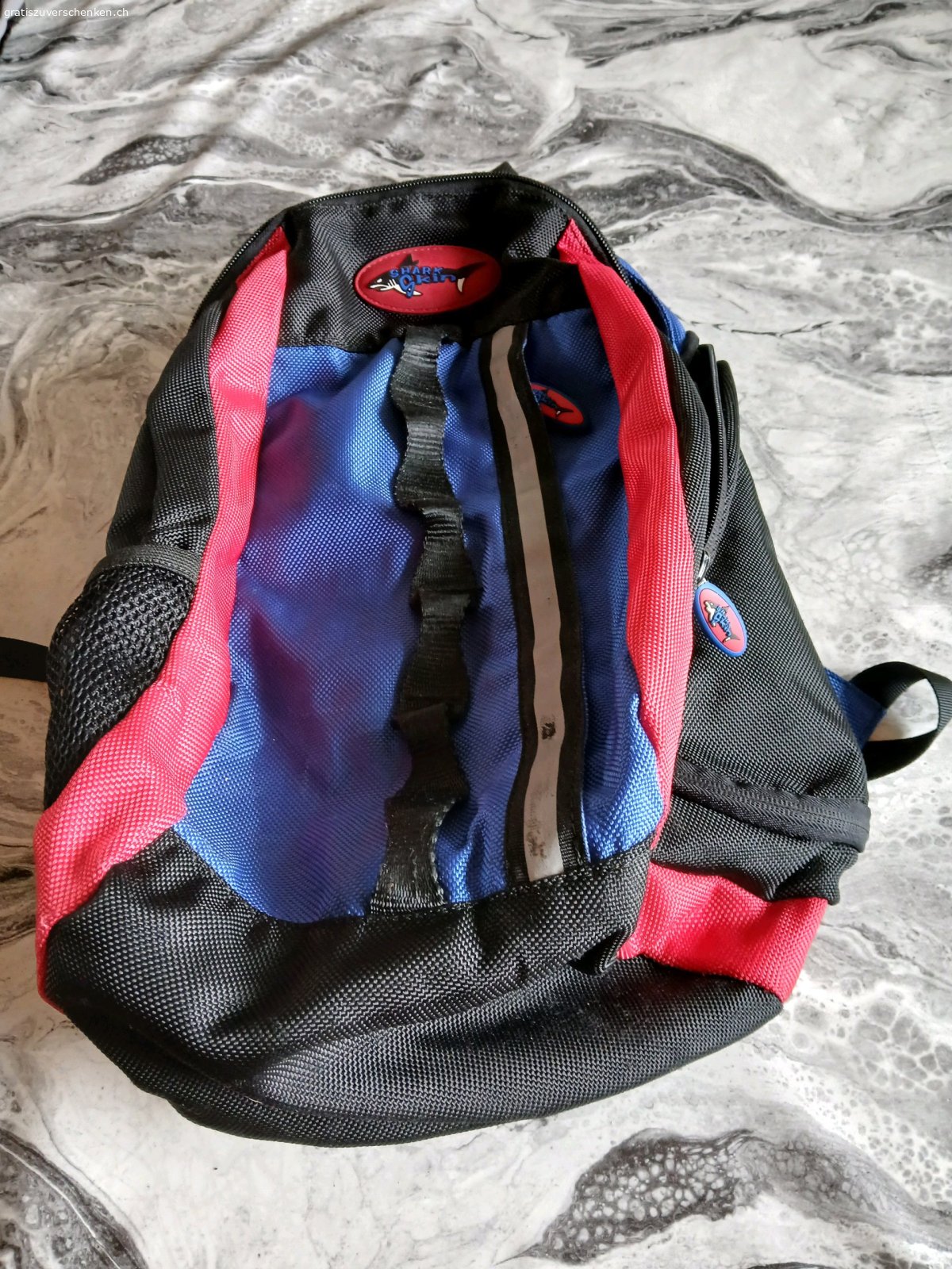 Rucksäcke. Verschenke 2 braune Weissenstein Rucksäcke und 1 Shark skin Rucksack