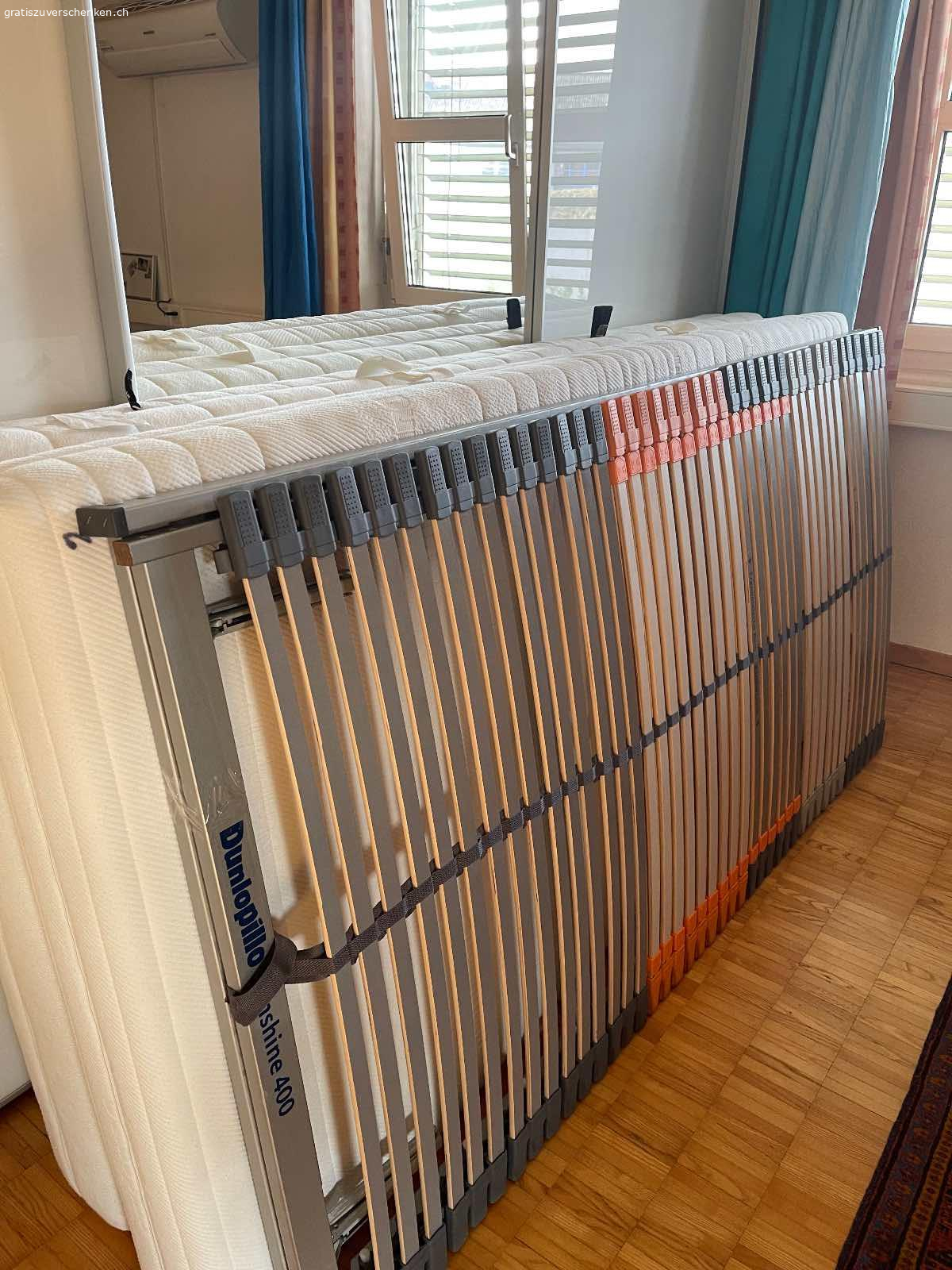 Rummel Matratzen und Lattenrost. 2 Rummel Matratzen (100X200) in sehr gutem Zustand und ohne Flecken sowie ein Lattenrost (100X200) zu verschenken. Muss in Weiningen Zürich abgeholt werden.