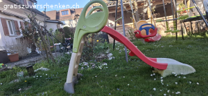 Rutschbahn Smoby. Rutschbahn von Smoby. Der untere Teil siehe Foto 2 ist nicht mehr befestigt. Vermutlich mit etwas handwerklichem Geschick lässt sie sich reparieren.

Wir haben sie trotz des Defekts 2 Saison lang so benutzt es war kein Problem.

muss bis 18.4. abgeholt sein, wird sonst entsorgt

5034 Suhr