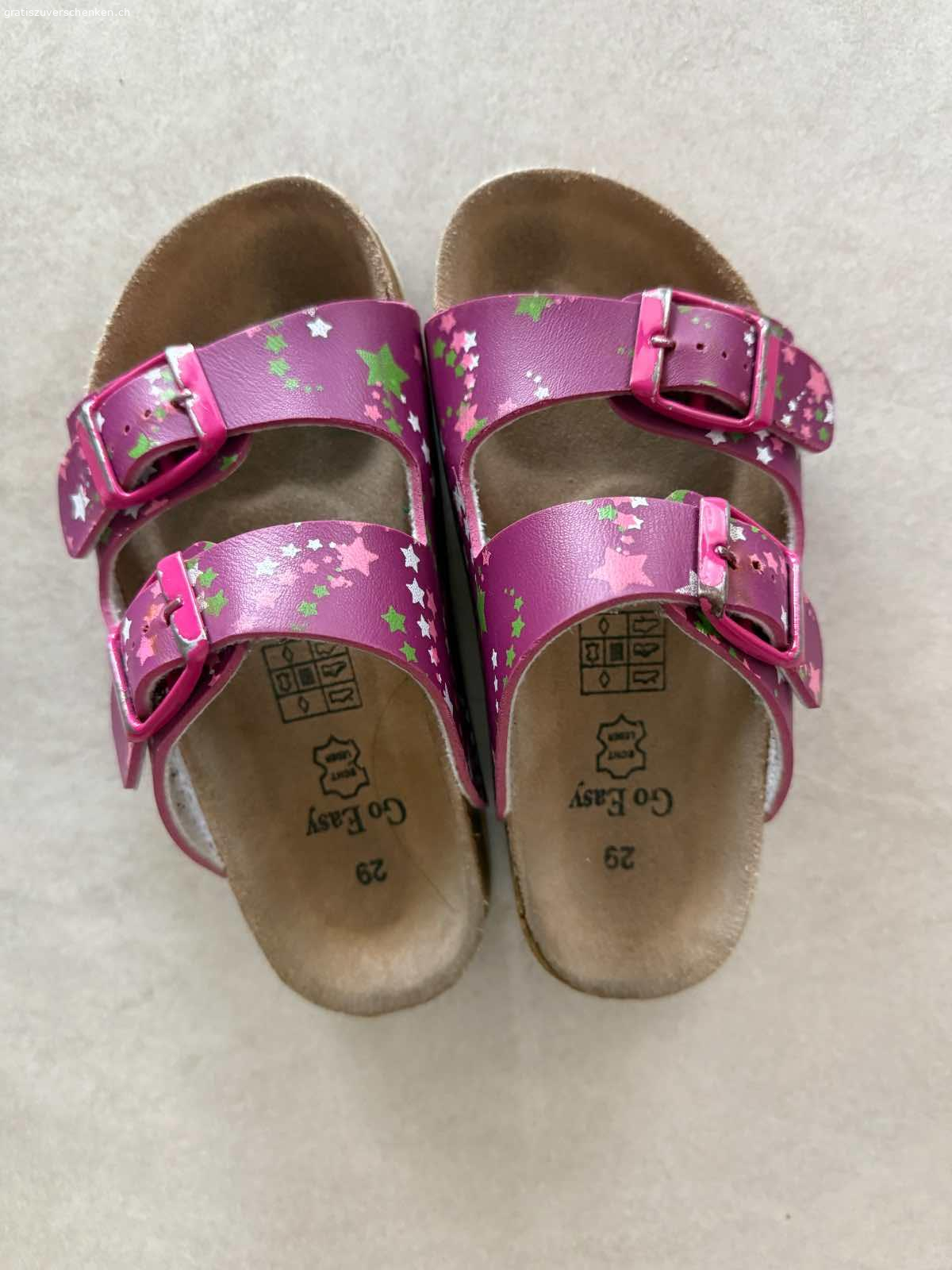 Sandalen zu verschenken. Gebrauchte Sandalen (echt Leder) für Mädchen zu verschenken. Marke Go Easy. Grösse 29.

Können abgeholt oder gegen Übernahme der Portokosten auch versendet werden.