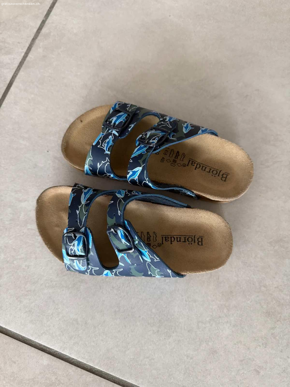 Sandalen zu verschenken. Gebrauchte Sandalen (echt Leder) für Knaben zu verschenken. Marke Björndal. Grösse 29.

Abholung oder Versand gegen Übernahme der Portokosten möglich.