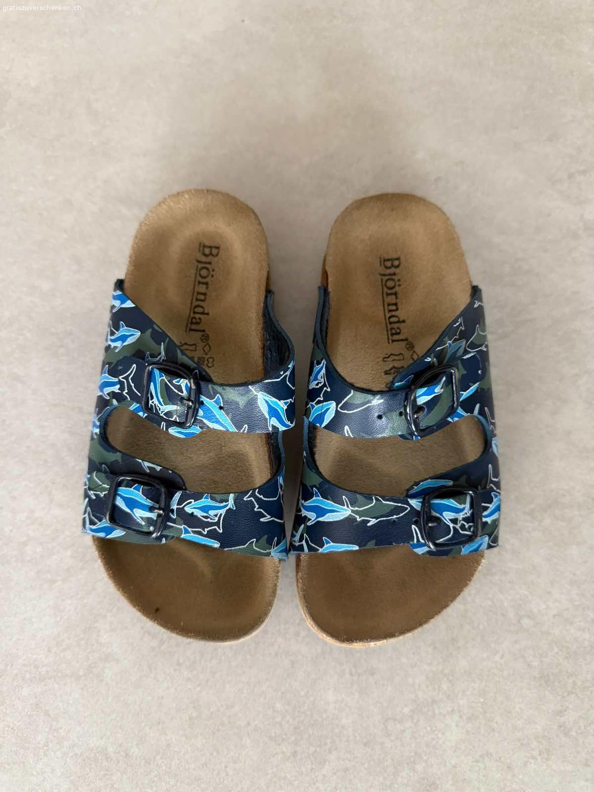 Sandalen zu verschenken. Gebrauchte Sandalen (echt Leder) für Knaben zu verschenken. Marke Björndal. Grösse 29.

Abholung oder Versand gegen Übernahme der Portokosten möglich.