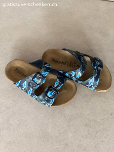 Sandalen zu verschenken. Gebrauchte Sandalen (echt Leder) für Knaben zu verschenken. Marke Björndal. Grösse 29.

Abholung oder Versand gegen Übernahme der Portokosten möglich.