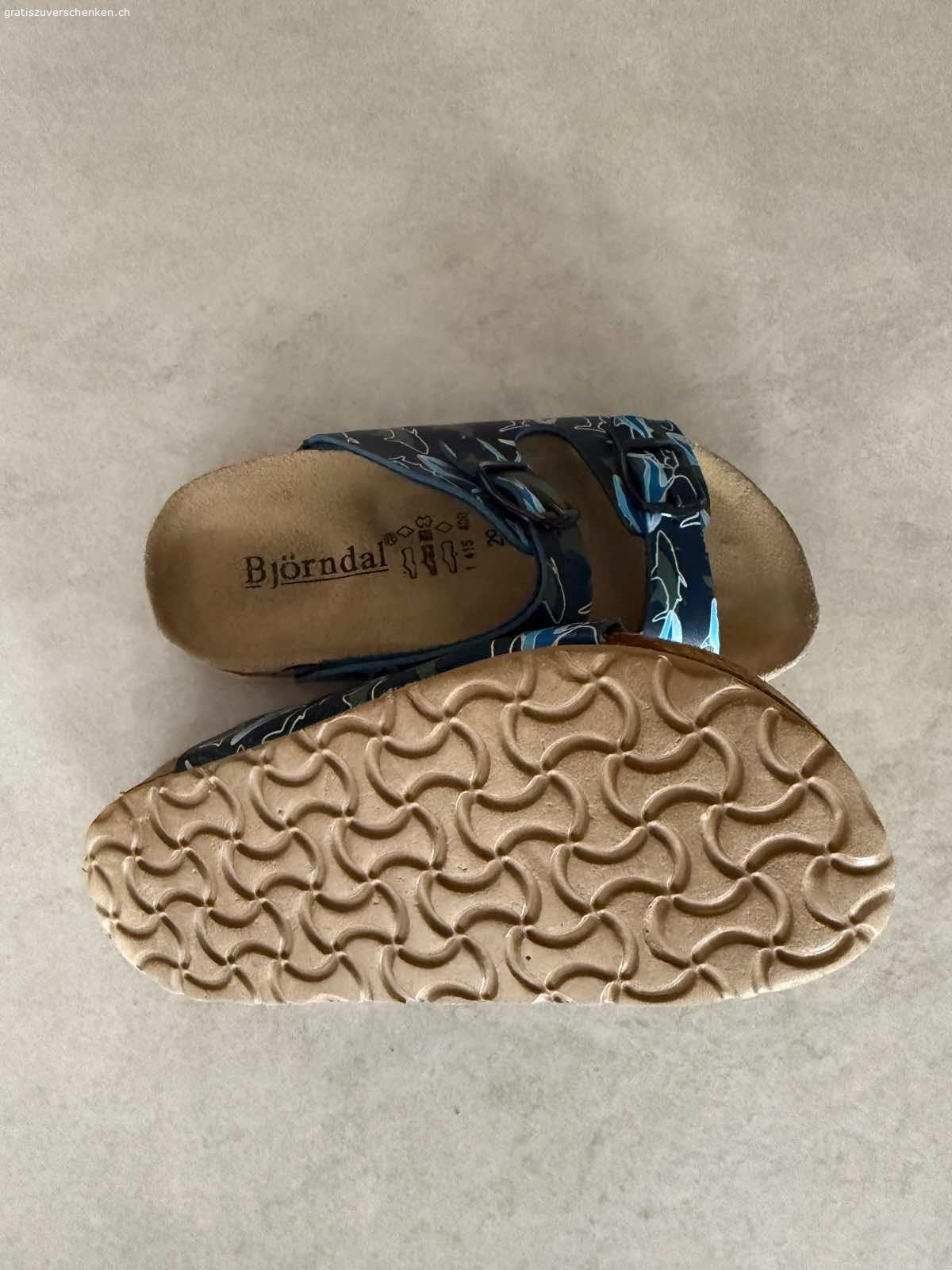 Sandalen zu verschenken. Gebrauchte Sandalen (echt Leder) für Knaben zu verschenken. Marke Björndal. Grösse 29.

Abholung oder Versand gegen Übernahme der Portokosten möglich.