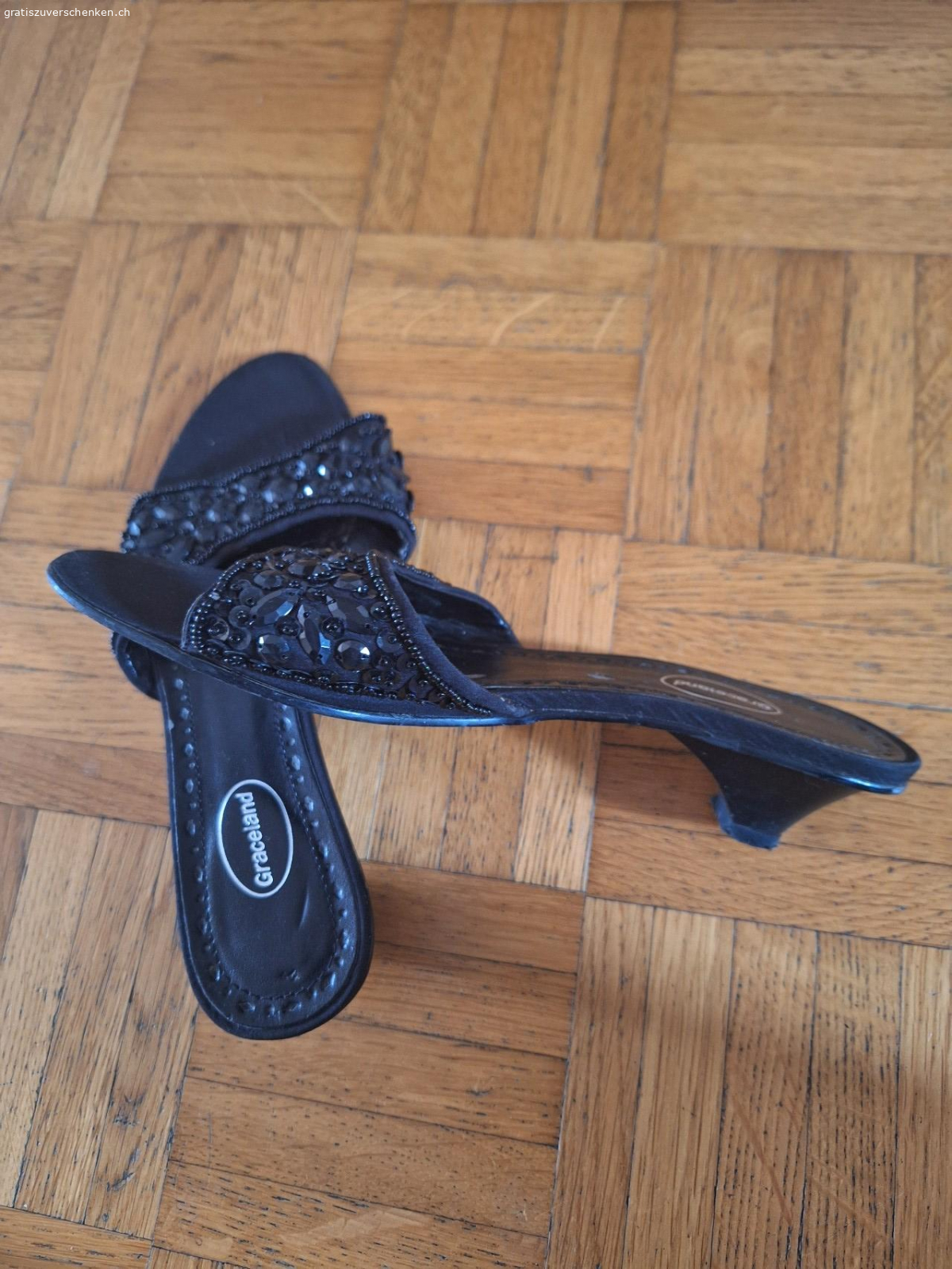 Sandaletten Grösse 37. Nur Abholung, kein Versand.