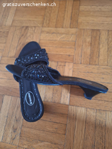 Sandaletten Grösse 37. Nur Abholung, kein Versand.