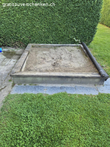 Sandkasten 2x2m. Muss in 2 Wocheb bis Mitte September abgeholt werden.
Jakobsbergstrasse 7, 9306 Freidorf.