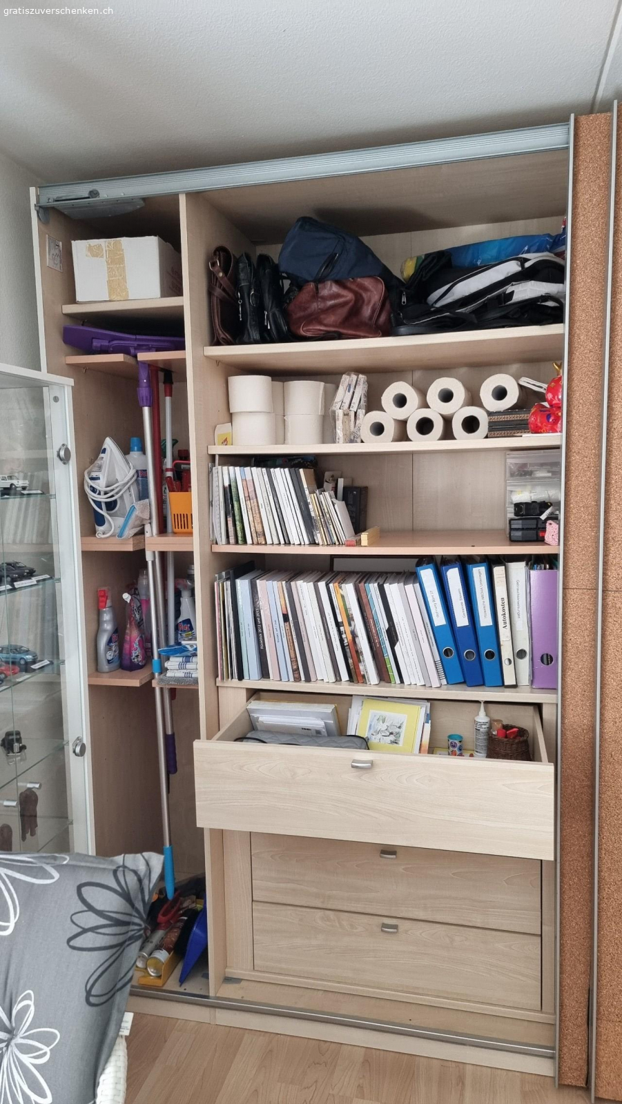 Schiebeschrank. 280x72x220 cm