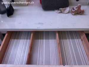Schminktisch mit Spiegel