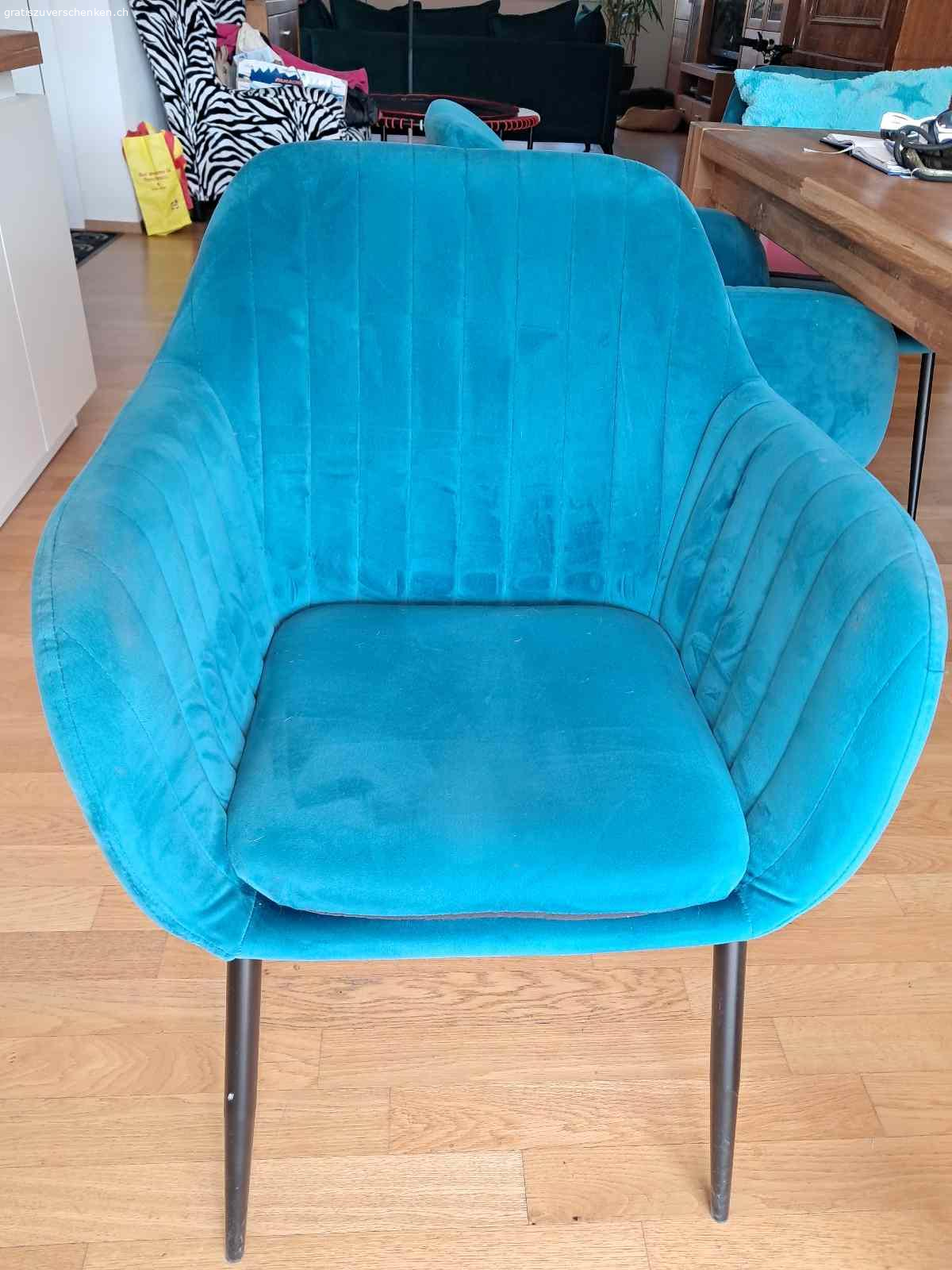 Schöne bequeme Esszimmerstühle. 4 grüne, bequeme, schöne Esszimmerstühle. Sehr pflegeleicht.