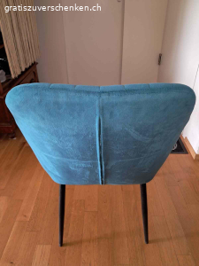 Schöne bequeme Esszimmerstühle. 4 grüne, bequeme, schöne Esszimmerstühle. Sehr pflegeleicht.