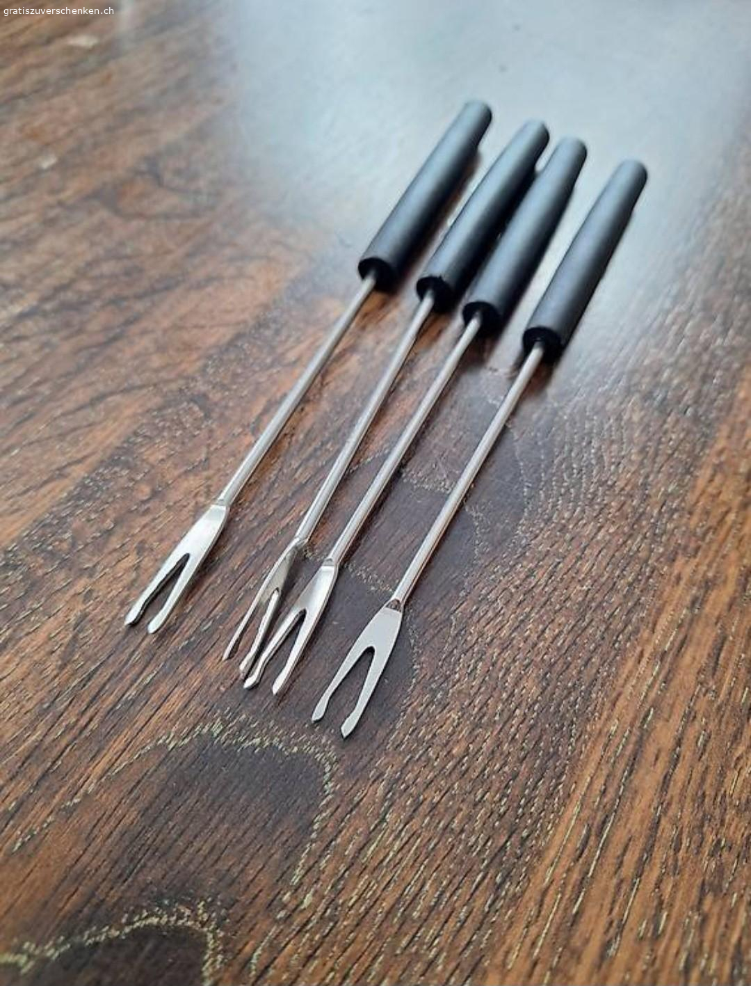 Schokoladenfondue. Schokoladenfondue gratis abzugeben, da es nicht mehr gebraucht wird. Es wurde nur sehr wenig gebraucht.

Kann bei Übernahme der Kosten versendet werden.
Abholung in 8632 Tann.