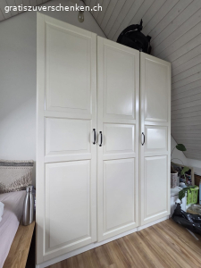 Schrank, 3 Türen, IKEA, weiss, gratis