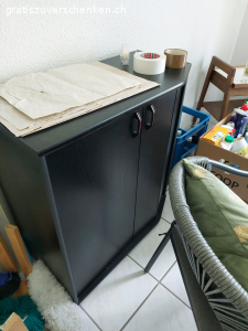 Schrank, Bett, Kleinmöbel schwarz