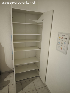 Schrank mit Tablar