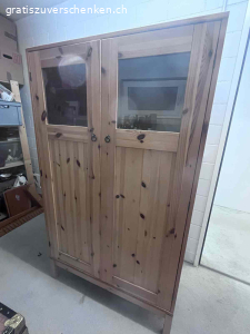 Schrank. Gut erhaltener Wandschrank von Ikea.  Skandinvisch-moderner Stil. Der Schrank ist aus Holz gefertigt und bietet viel Stauraum. Ideal für jedes Zimmer! Gebrauchsspuren vorhanden, aber in gutem Zustand. Ein zeitloses Möbelstück, das perfekt in jede Wohnung passt. Muss abgeholt werden.