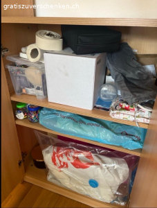 Schrank. ohne Inhalt
65x34x89