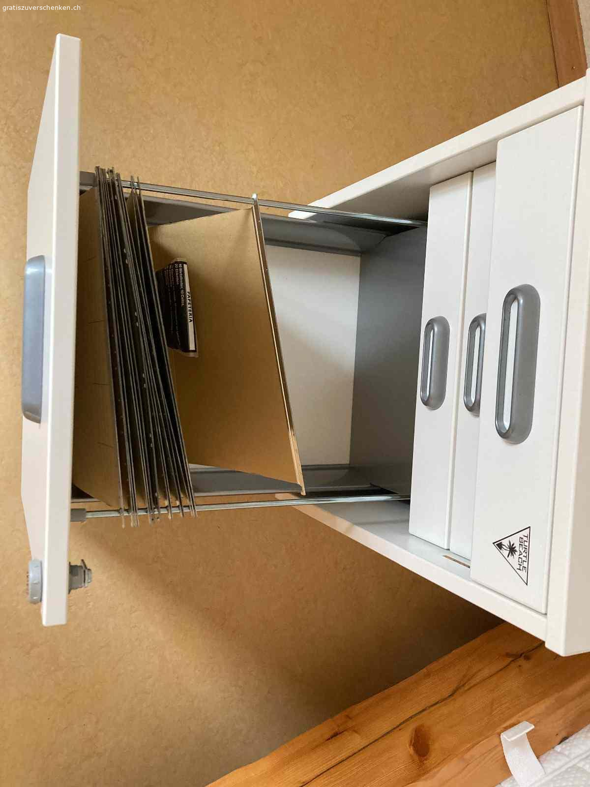 Schreibtisch Korpus. Ikea Korpus mit Räder, vollständig intakt, Hängeregister