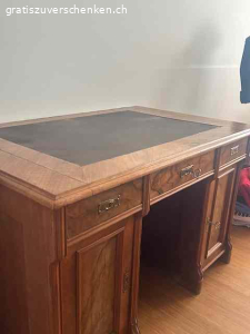 schreibtisch. wunderschöner alter nussbaumschreibtisch mit lederschreibeinlage.